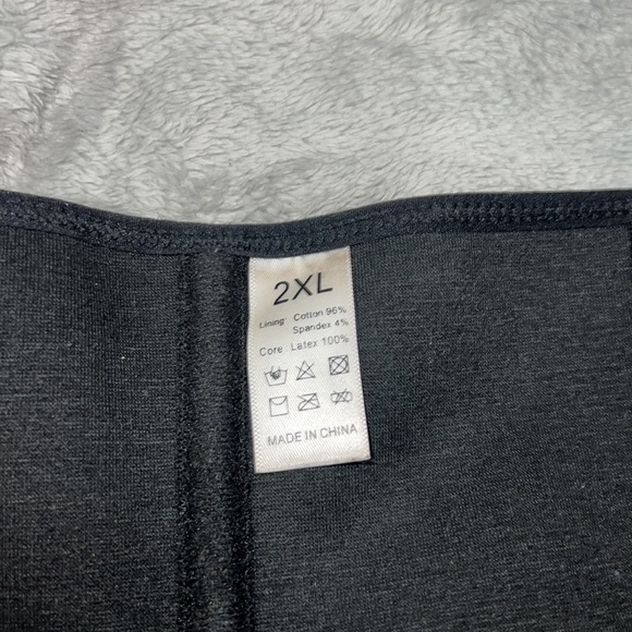 Waist trainer - Picture 3 of 3